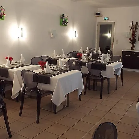فندق Le Coin Fleuri 4*