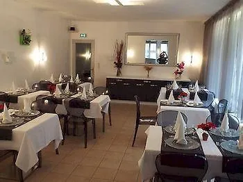 فندق Le Coin Fleuri