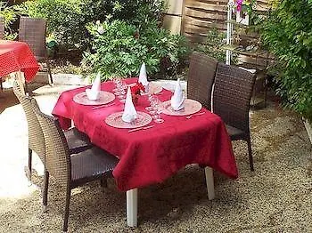 فندق Le Coin Fleuri